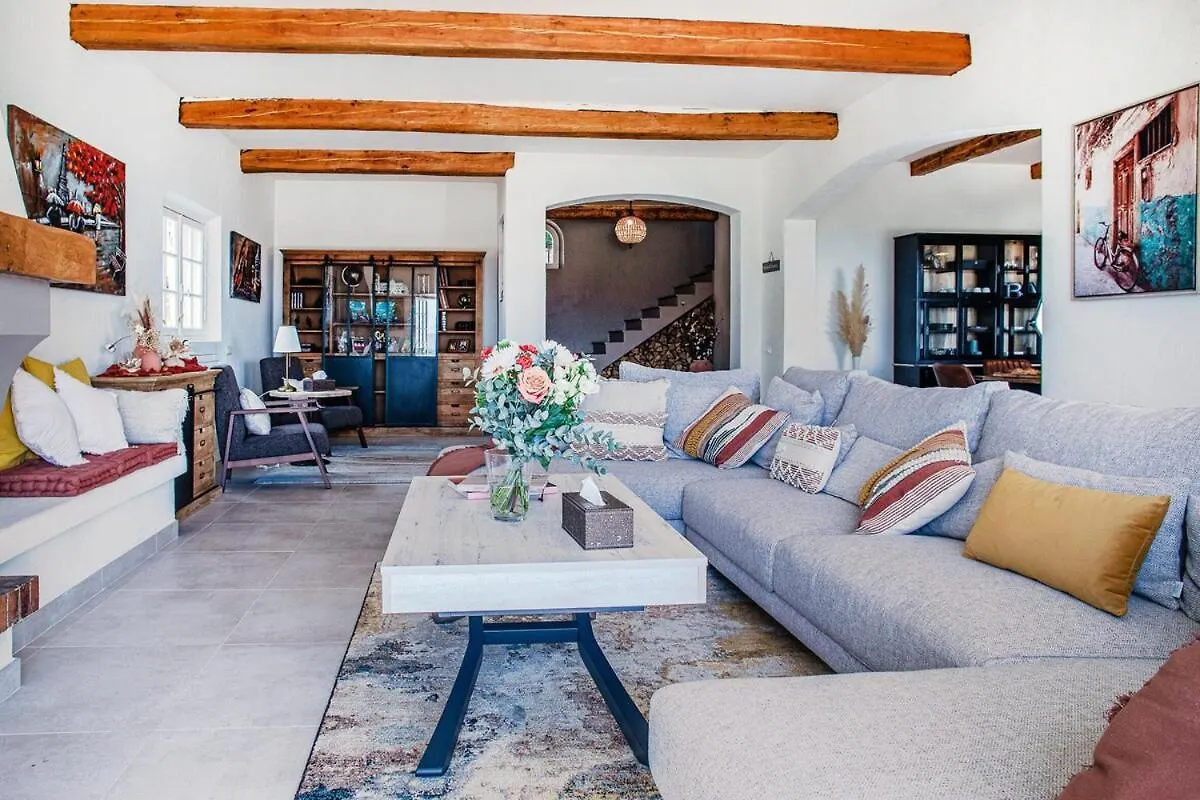 Beautiful Provencal-Style Villa In Mougins With Sea View