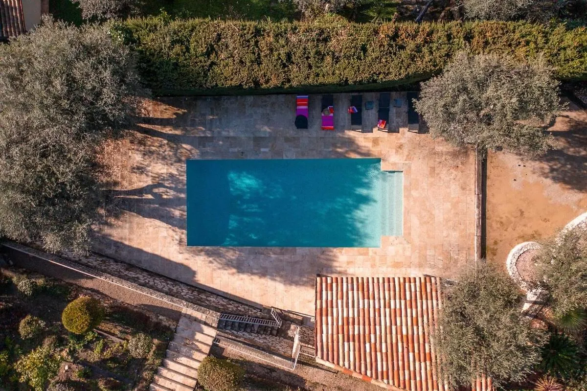 Beautiful Provencal-Style Villa In Mougins With Sea View