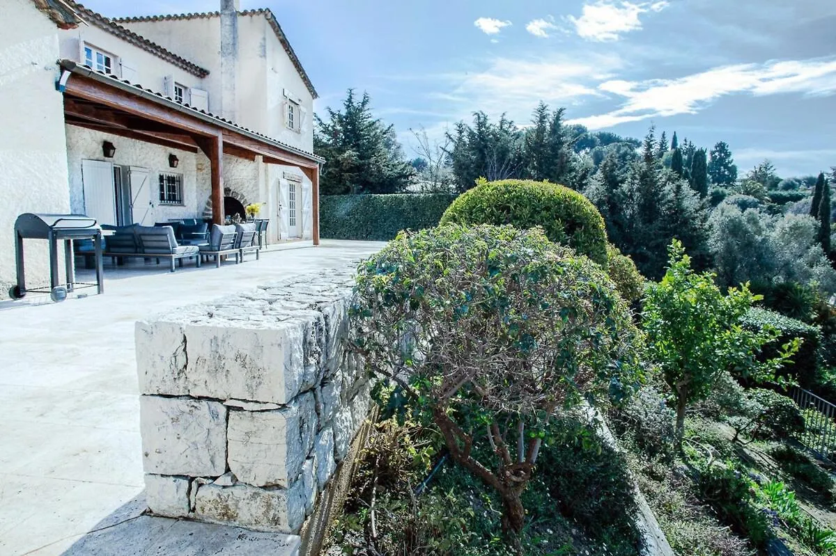 Beautiful Provencal-Style Villa In Mougins With Sea View