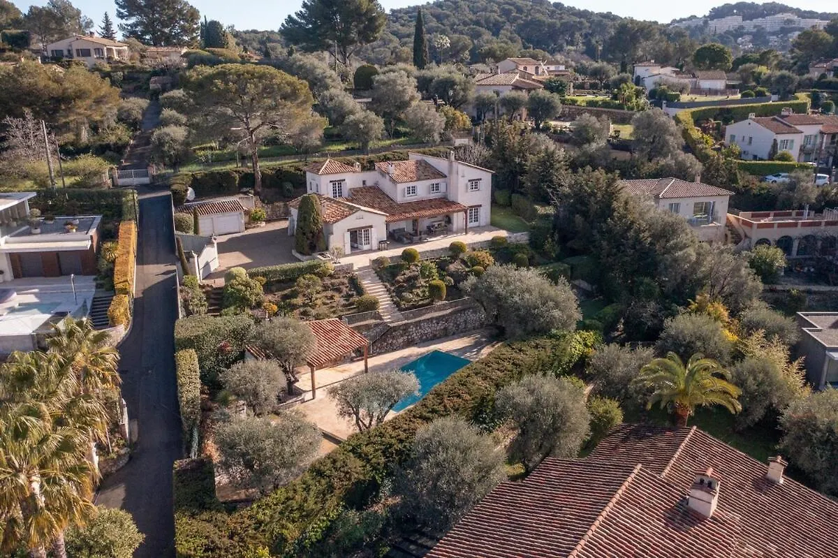 Beautiful Provencal-Style Villa In Mougins With Sea View