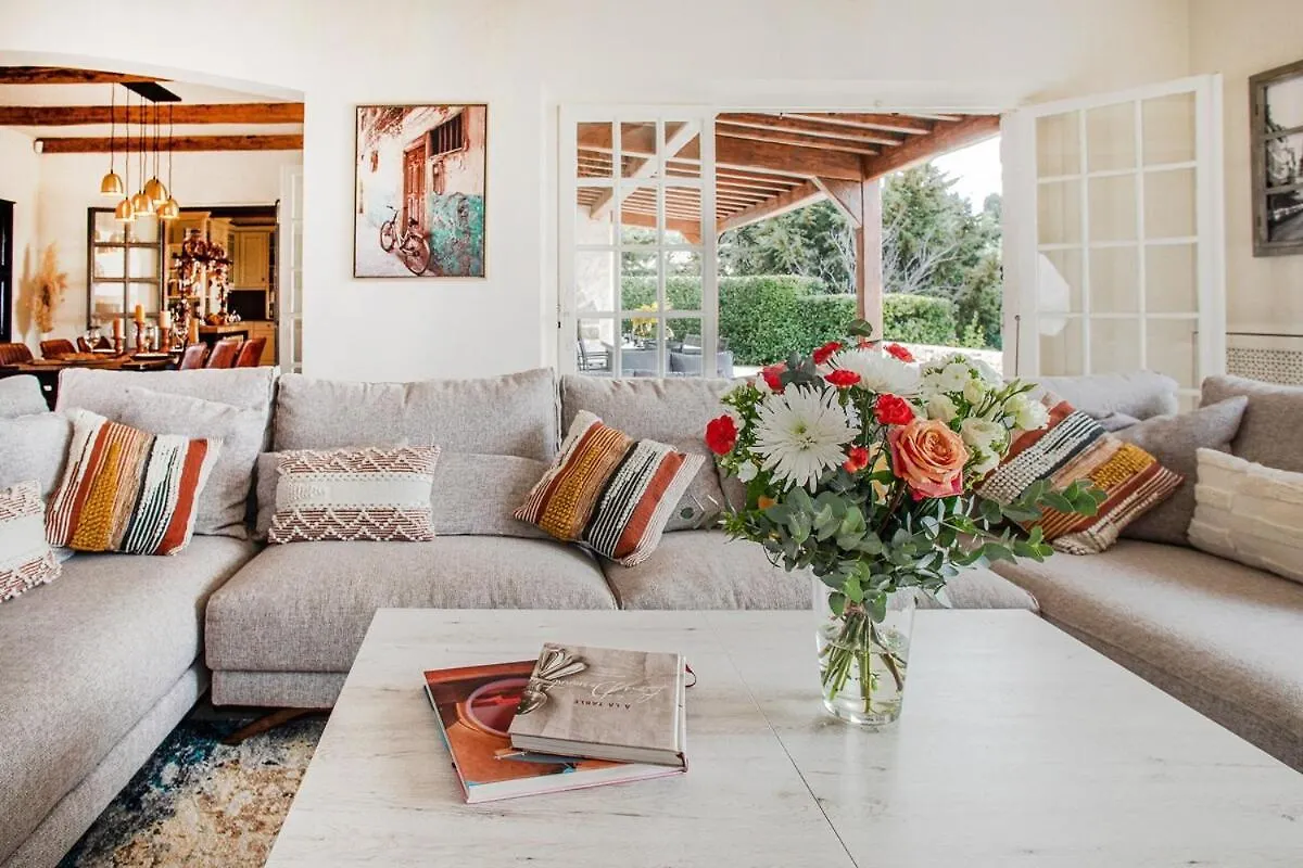 Beautiful Provencal-Style Villa In Mougins With Sea View