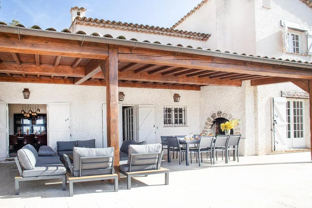 Beautiful Provencal-Style Villa In Mougins With Sea View