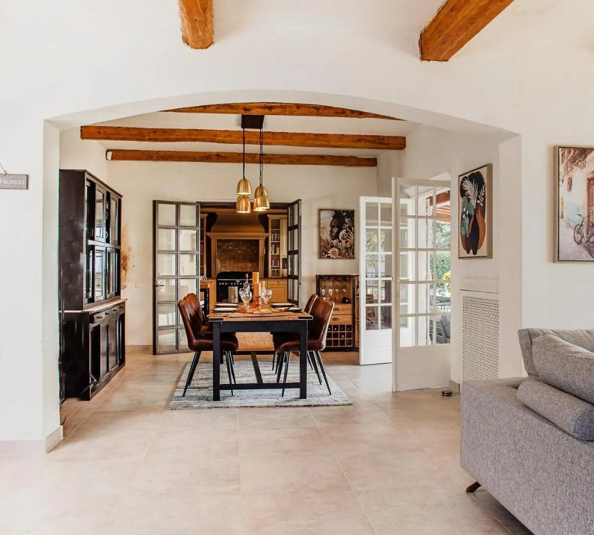 Beautiful Provencal-Style Villa In Mougins With Sea View